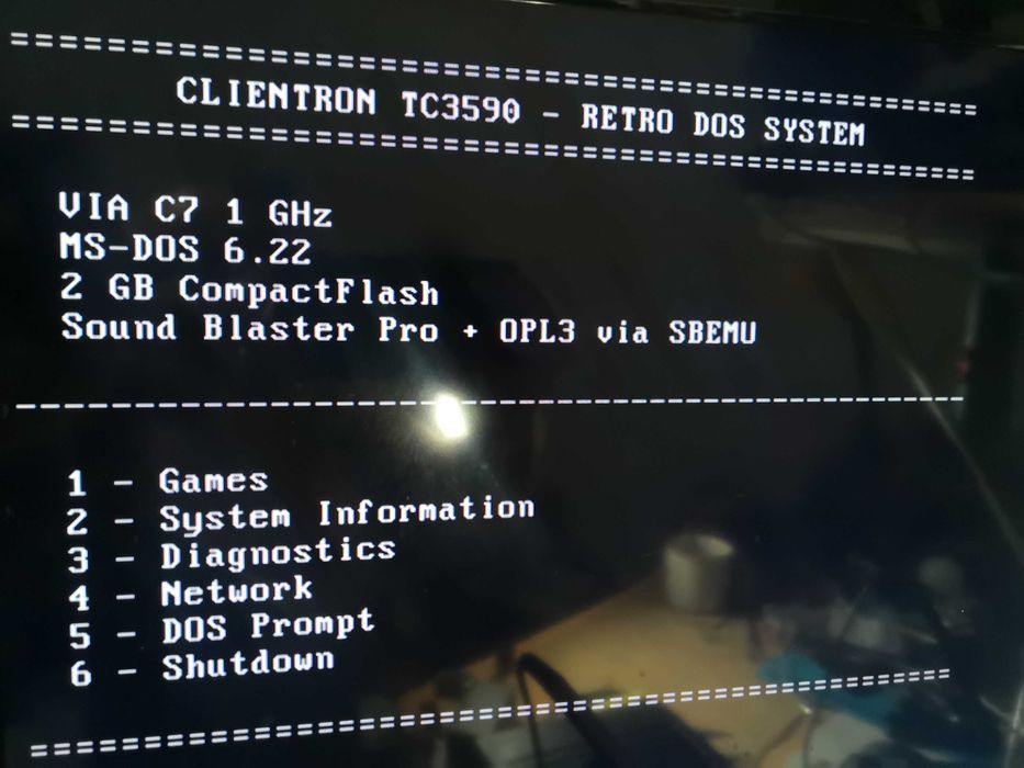 Clientron TC3590 Retro DOS PC – VIA C7 1GHz – MS-DOS 6.22 – CF 2GB – Som + LAN + USB