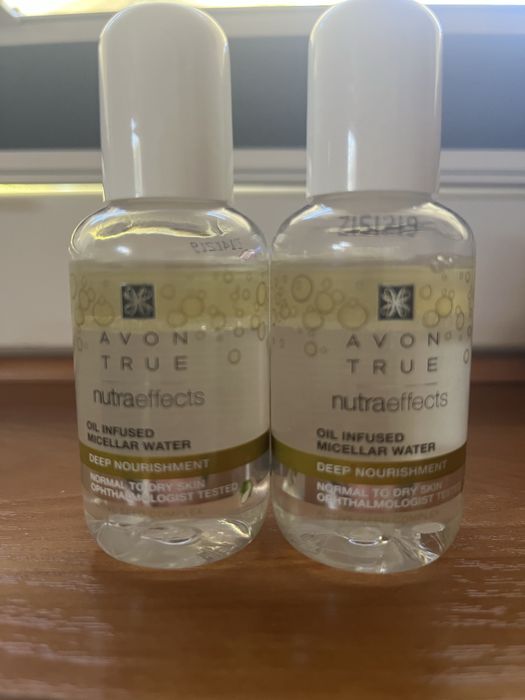 Płyn miceralny  olejkiem Avon 2x50ml true nitra effects