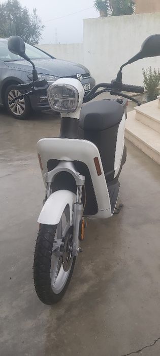 Vendo scooter eléctrica
