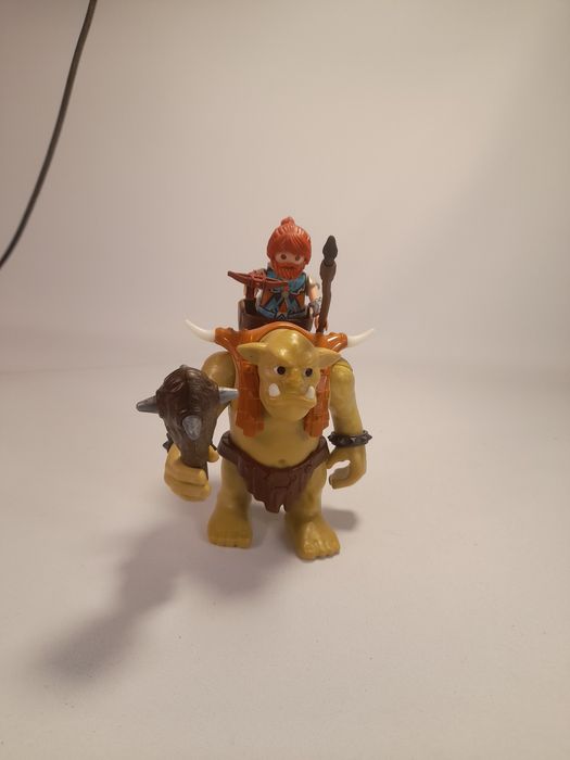 Trol playmobile e soldado