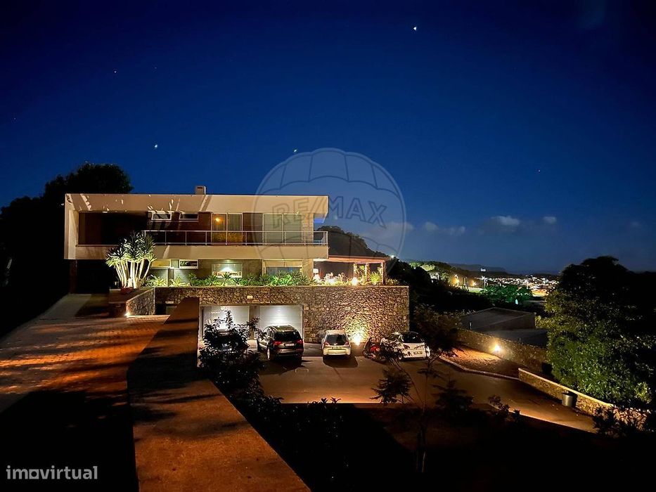 Moradia T4 para venda