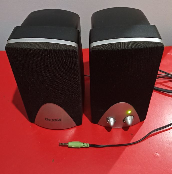 Colunas Portáteis com ligação a ficha de áudio