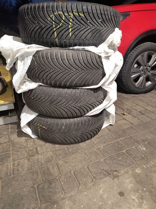 Opony wielosezonowe  215/55 R17 KUMHO solus  HA32 23R.
