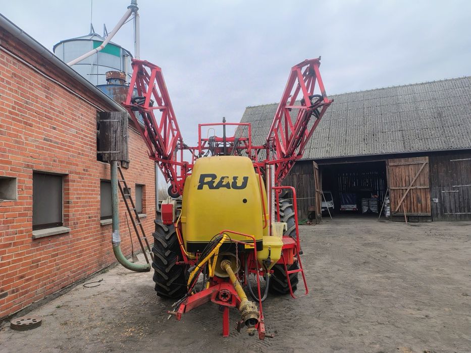 Opryskiwacz polowy 2800l 21m