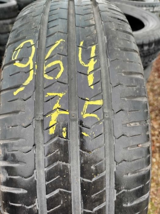 Opona używana 225/70R15C Nexen Roadian CT8 1szt.