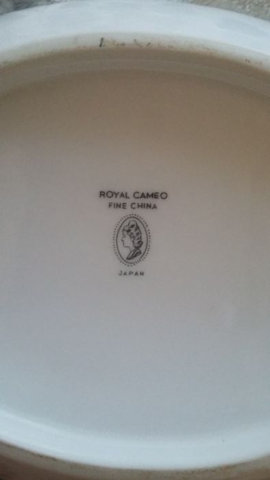 Фарфор Royal Cameo