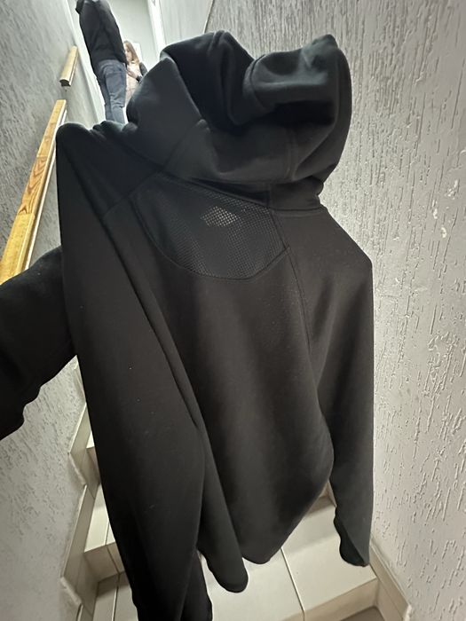 Спортивна кофта Under Armour