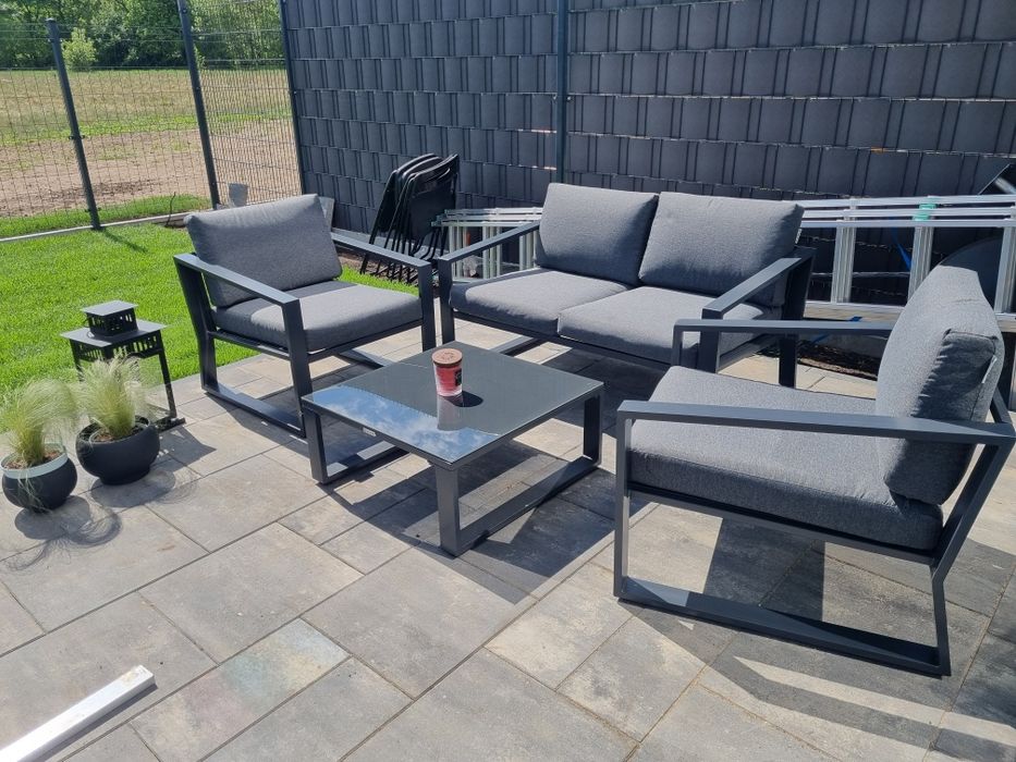 Zestaw ogrodowy - sofa-2 osobowa + 2 krzesła.