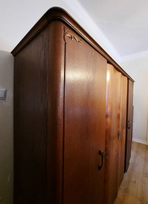 Roupeiro madeira maciça 60x2mx1,85 alt