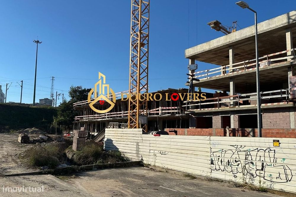 Apartamento T2 Novo com Varanda e Garagem – São Gemil