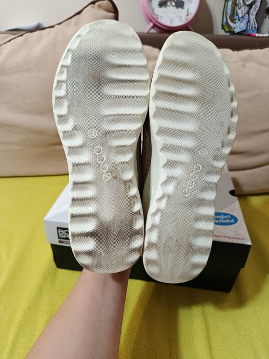 Женские кроссовки ecco 39