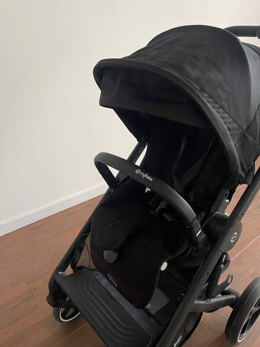 Cybex Balios S Lux у кольорі Moon Black