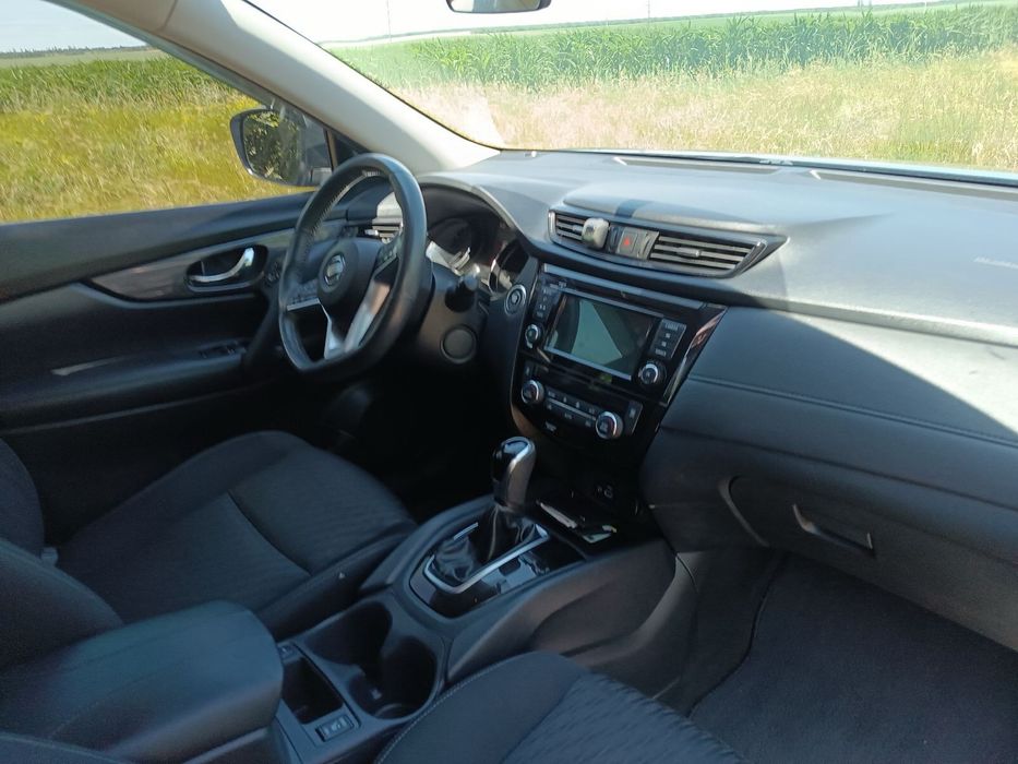 Nissan Rogue SV передній привід