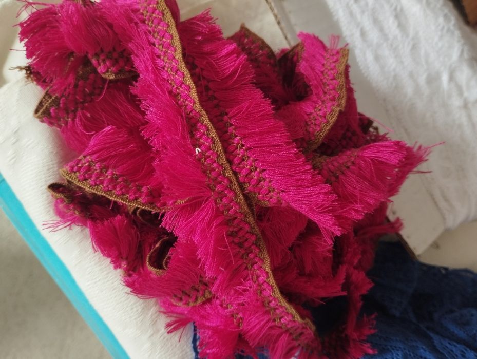 Fitas e rendas várias