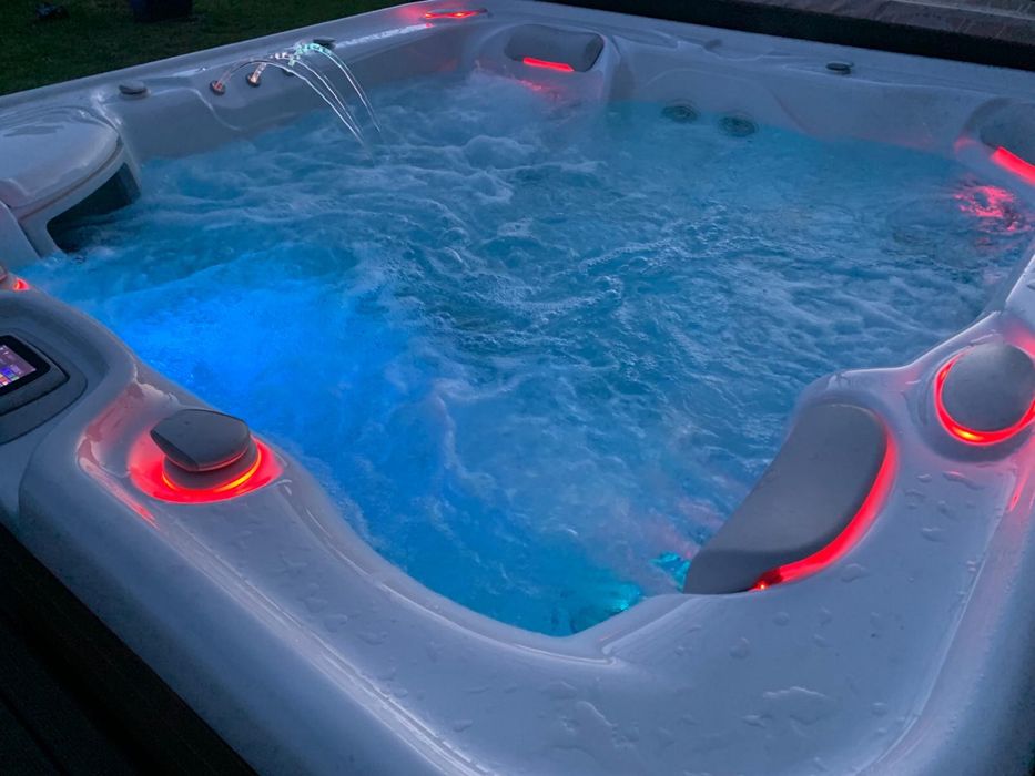 HotSpring Envoy jacuzzi ogrodowe 5 osobowe 236x236 pilot ozonator