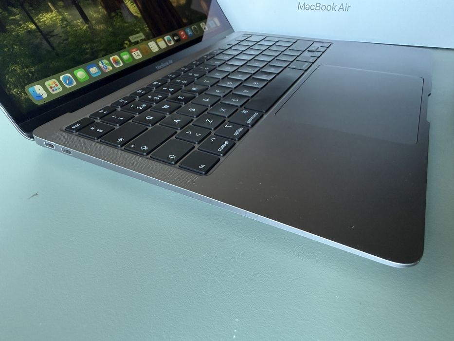 Apple Macbook Air 13”  2020 INTEl447381372111441922