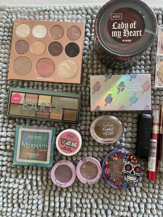 Zestaw kosmetyków do makijażu