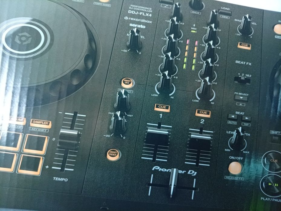 Pioneer DDJ-FLX4 – Excelente Estado