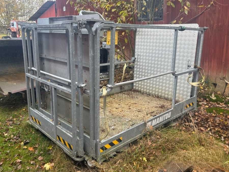 Ładowarka teleskopowa MANITOU MRT 2550 + Privilege