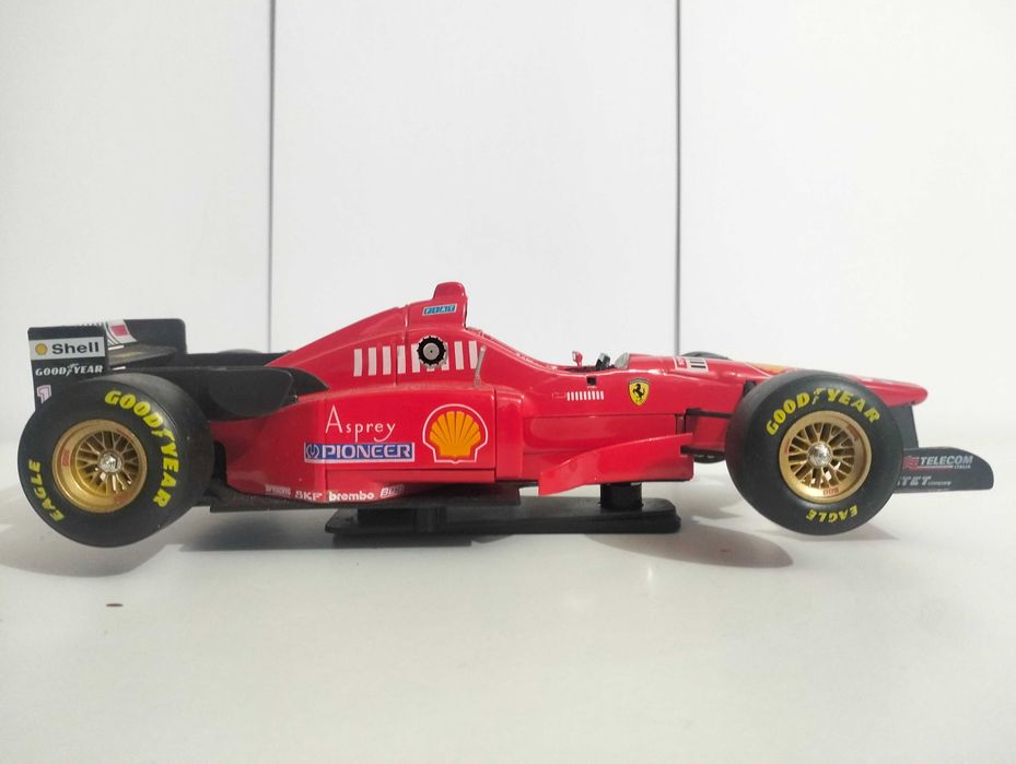 Ferrari F310 Michael Schumacher - 1/20 - Maisto