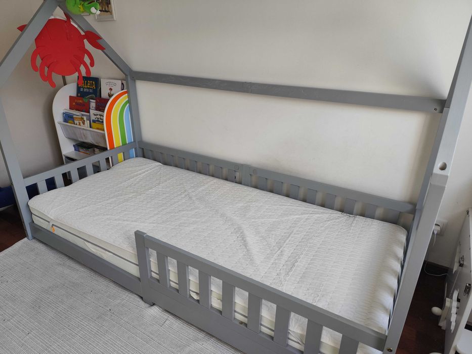 Cama Montessori criança