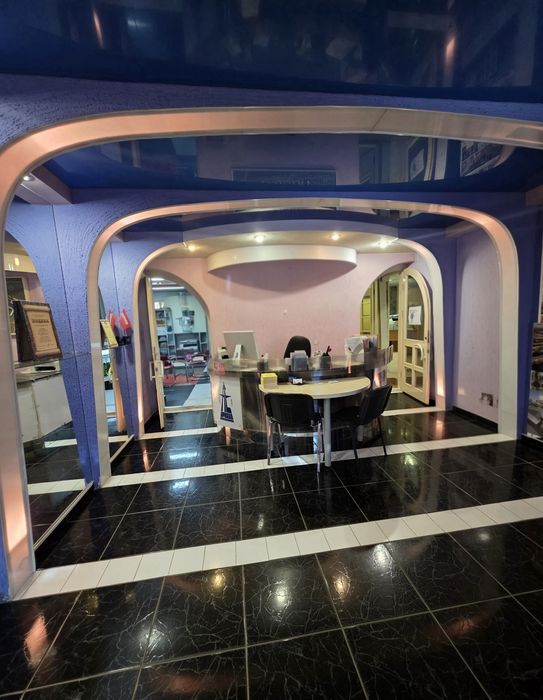 Продаж фасадного приміщення