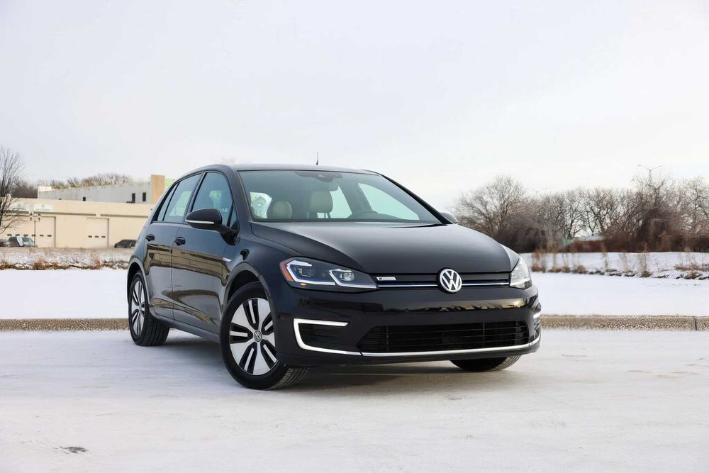 Volkswagen e-Golf      2019