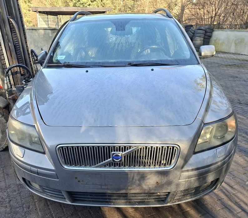 Volvo V50 - rok 2004, 2.0 diesel, kod lakieru: 462-46 - na częśći