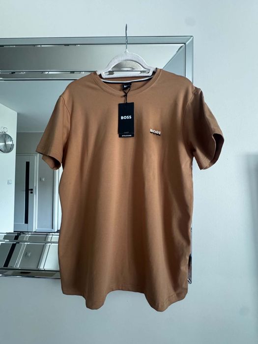 T-shirt Hugo Boss roz L premium