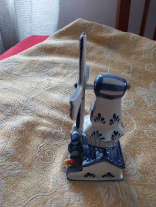 Moinho holandês com carimbo original