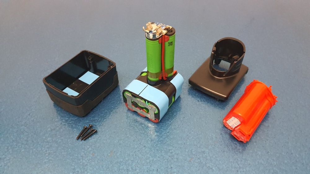 Аккумулятор большой Milwaukee M12 7.5, 7.8, 9 А/ч (Гарантия 9 месяцев)