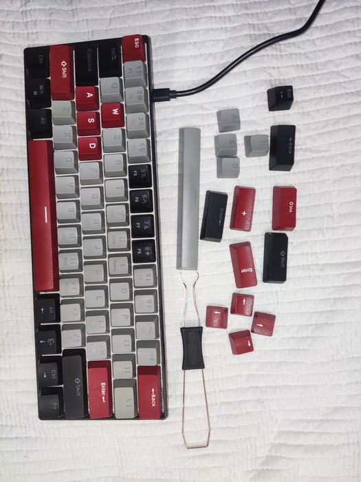 Teclado compacto 60%  MageGee