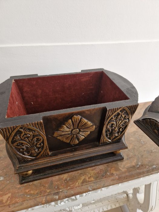 Caixa decorativa em madeira