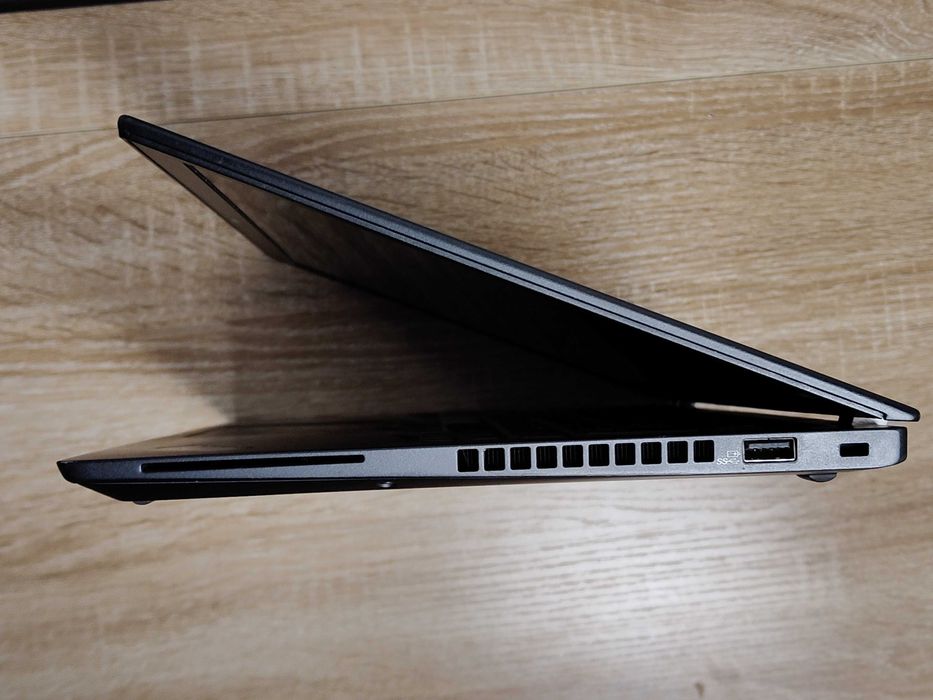 Lenovo ThinkPad X390 Dotykowy / i5-8365U / 16GB RAM / 256GB SSD NVMe / Windows 11 Pro