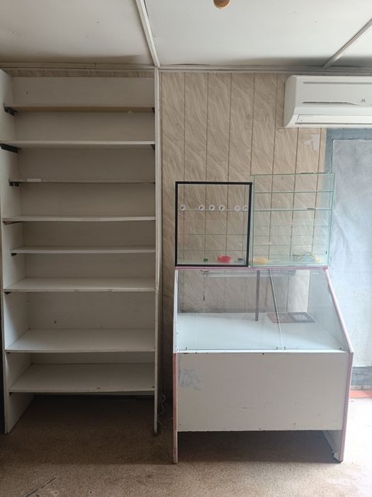 Продам торгові стелажі,полки,тумба