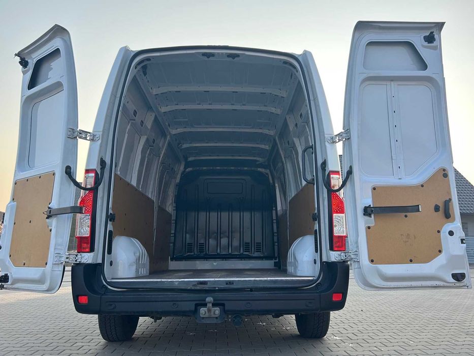 Wynajem busa furgon/blaszak z hakiem L3h2