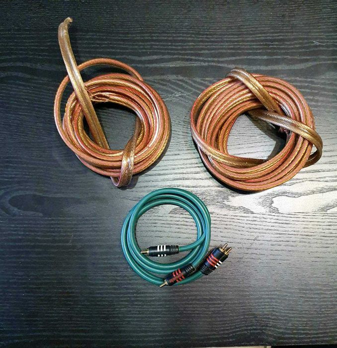 Програвач платівок Grundig, ресивер Yamaha, колонки Celestion, кабелі