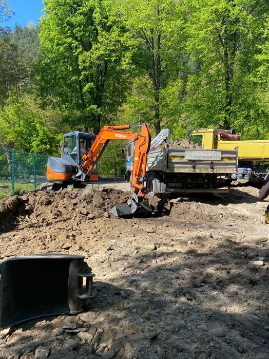 ROBOTY ZIEMNE  !Ziemia ! Usługi koparka młot