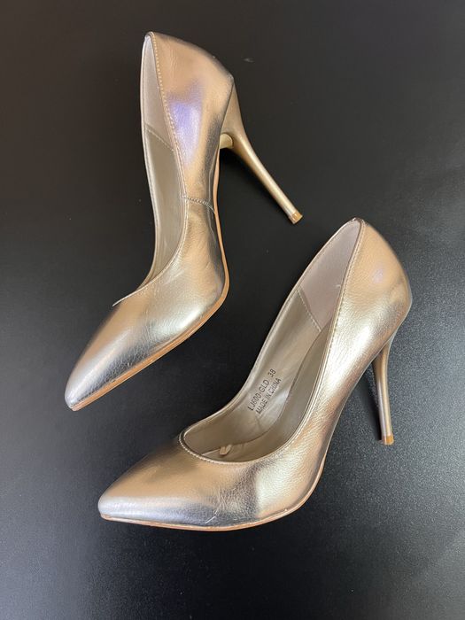 Туфли золотого цвета Mohito