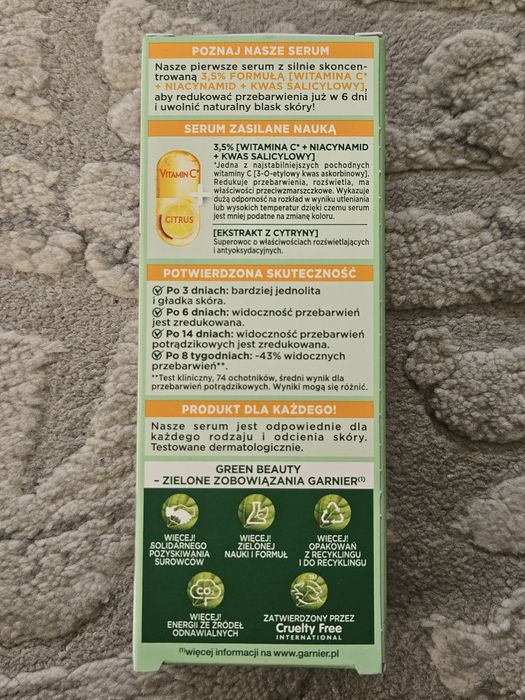 Garnier - serum na przebarwienia z witaminą C.