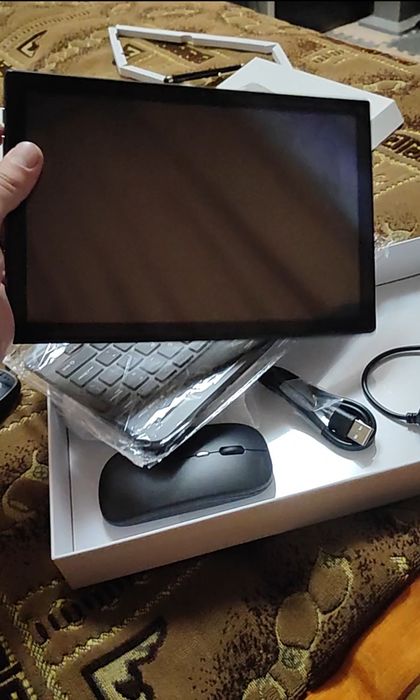 Новий планшет Crelander 10.1 дюйм. 3500 грн якщо з мишко і клавіатурой