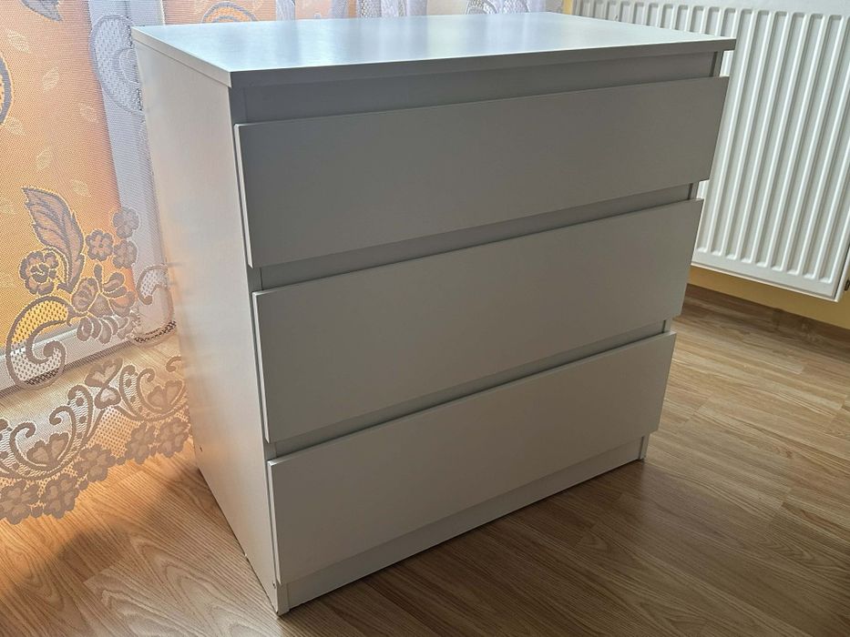 Komoda biała używana