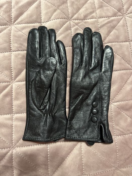 Кожаные перчатки