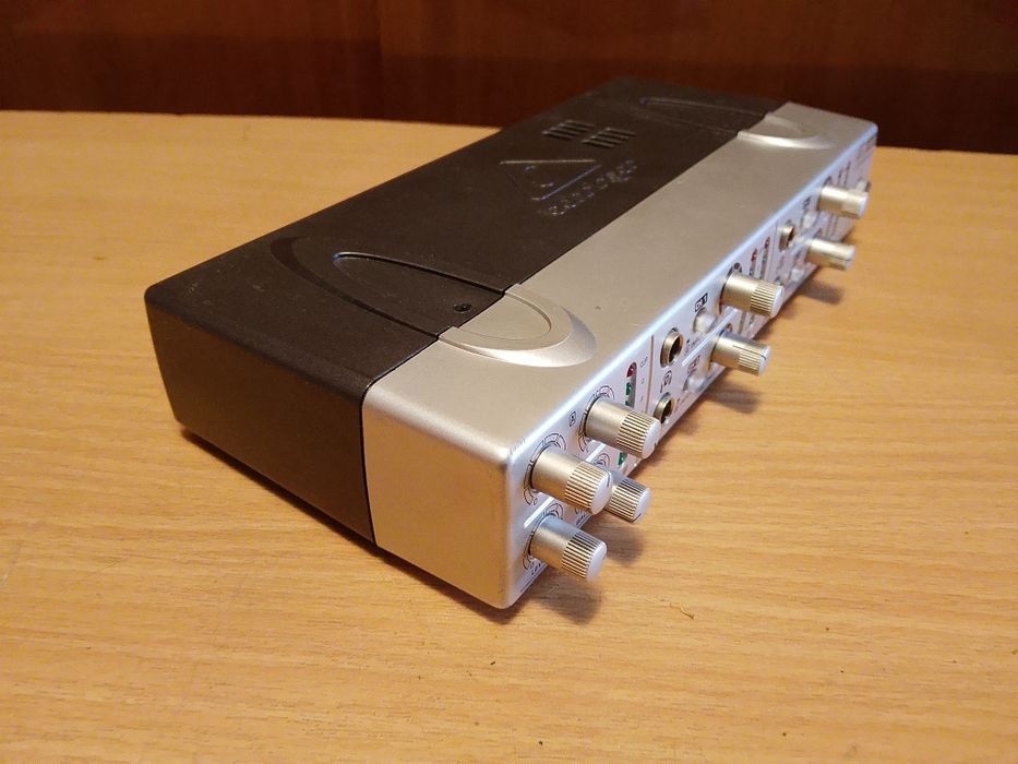 Mini wzmacniacz Behringer AMP800