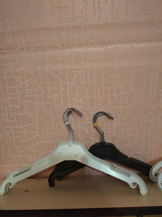 Дитячі тремпеля різні