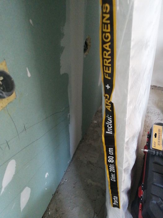 Porta interior nova, branca, de 80cm