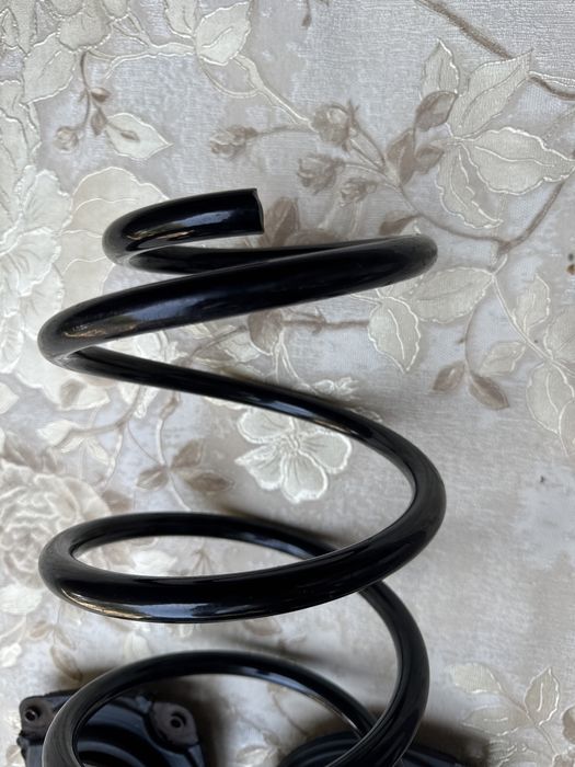 Продам новую пружину NISSAN LEAF 2011-2016год, опорные подшипники бу.