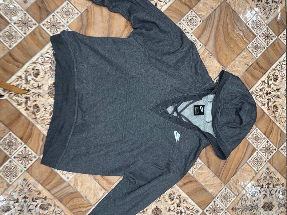Стильне брендове худі nike (з шнурівкою на горловині)