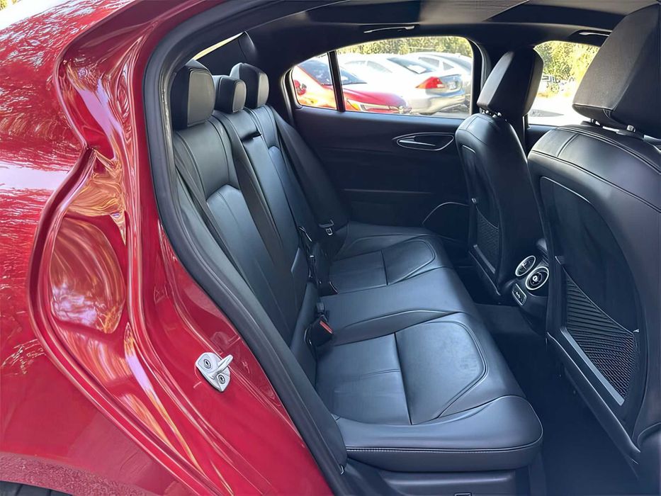 Alfa Romeo Giulia      2023