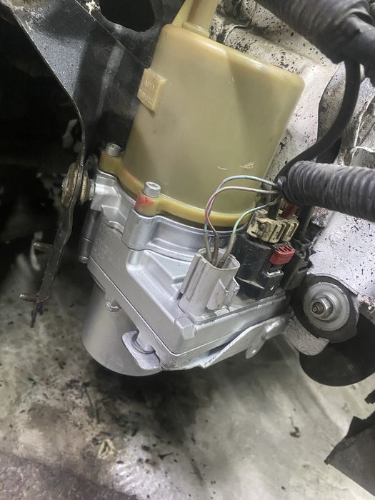 Насос ЕГУР ГУР Mazda 3bk